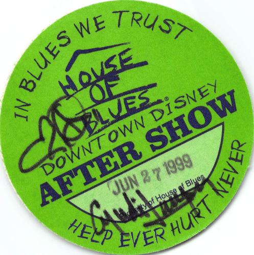 1999.06.27 Cyndi Lauper (signed backstage pass)